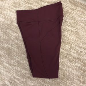 Lululemon crops. Excellent condition.